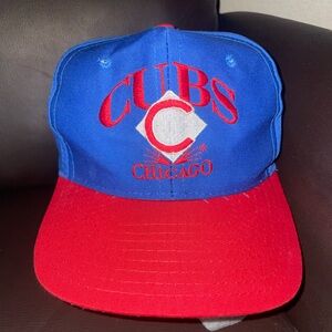 Vintage Chicago Cubs Snapback Hat
90s MLB Baseball